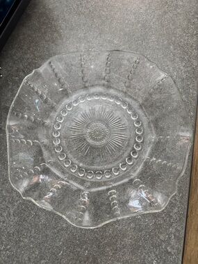 Sunburst Pattern Clear Glass Serving Bowl